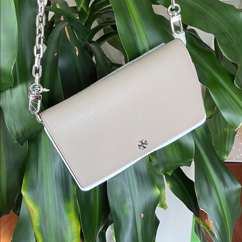 Tory Burch Robinson Chain Wallet